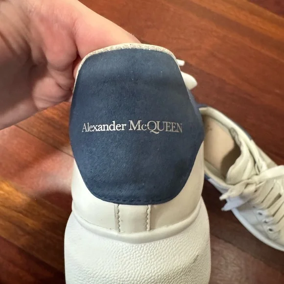 Alexander McQueen White and Navy Women's Oversized Sneaker missing insoles - Picture 11 of 11